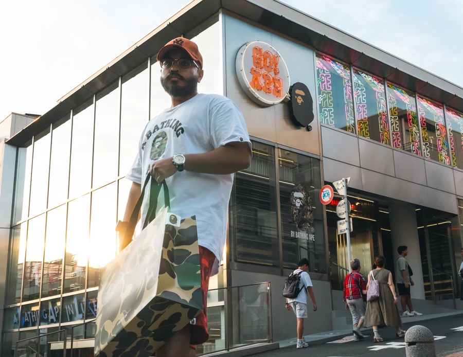 Walking through the city in a white T-shirt